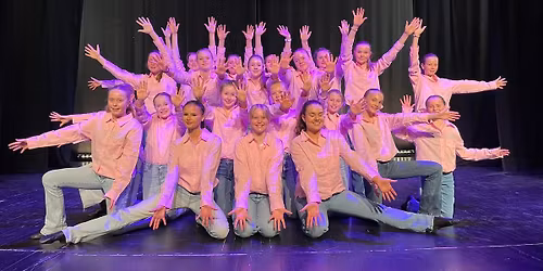 Danseshow under kulturfestivalen i Holmestrand