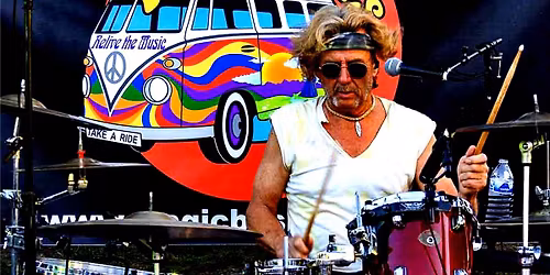 Magic Bus at the Courthouse