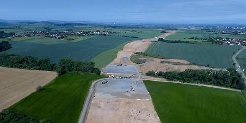 D49: \u0159ez krajinou, \u0159ez histori\u00ed. Poklady Hole\u0161ovska pod d\u00e1lnic\u00ed