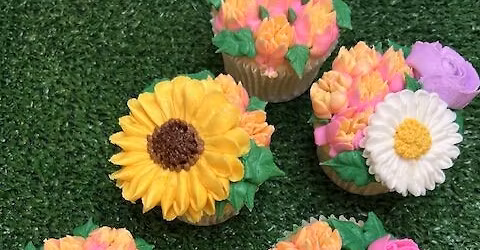 Flower Piping with Buttercream Class