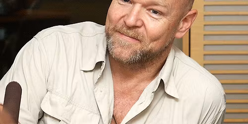 Marek Va\u0161ut "K\u00e1\u0165a a krokod\u00fdl aneb 55 let v \u0161oubyzynsu"