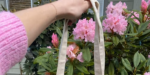 Bloom & Brush: Tote Bag Paint & Sip