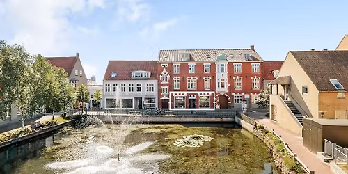 Julemarked rundt om M\u00f8lledammen, M\u00f8llergade, Svendborg :)