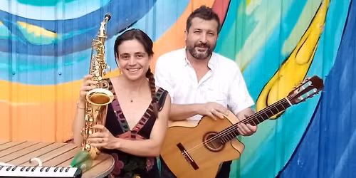 Concert Swinging Pool