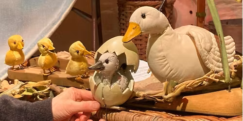 Ugly Duckling - Puppet Show (Mike Shepherd)