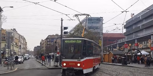 Mikul\u00e1\u0161sk\u00e1 j\u00edzda T6A5 Prahou