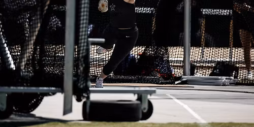 The Commodores (18+)