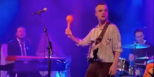 Live Music: Gaz Roberts