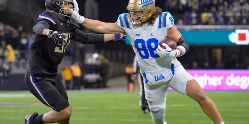 Parking Washington Huskies at UCLA Bruins Football
