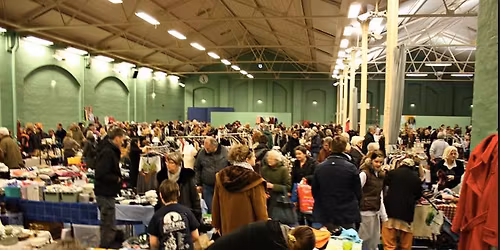 Loppemarked I Remisen