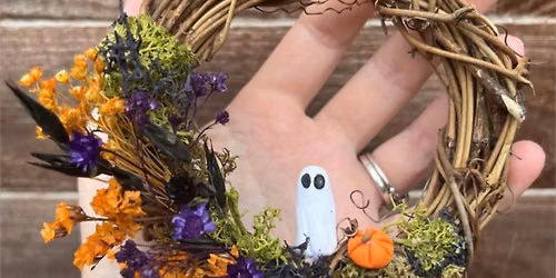 Make-N-Take Free Mini Halloween Wreath