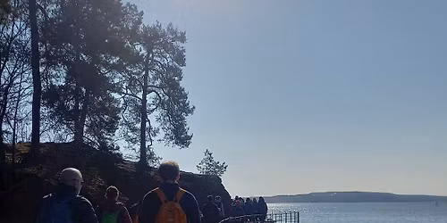 Internasjonal s\u00f8ndagstur - Adventstur langs kysten i vinterlandskap