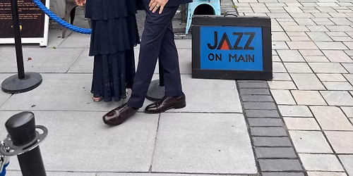 Swingin' in the Season!