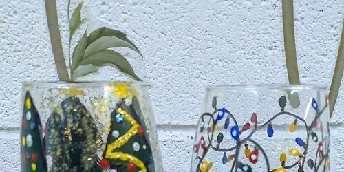 Christmas Painted Wine Glasses 