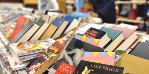 Boekenverkoop tijdens de Batjes