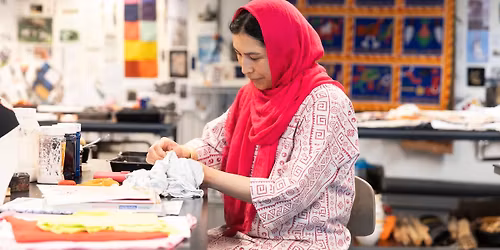 Kaikki kiert\u00e4\u00e4 Kanneltalossa - Pukeutumisen ja taiteen kiertotaloustapahtuma