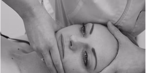 Smilkininis apatinis \u017eandikaulio s\u0105narys. Teorija ir praktika kineziterapeutams ir masa\u017euotojams.