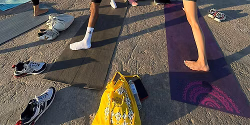 FULL MOON Yoga by the Sea with Live music. Espig\u00f3n de Bogatell