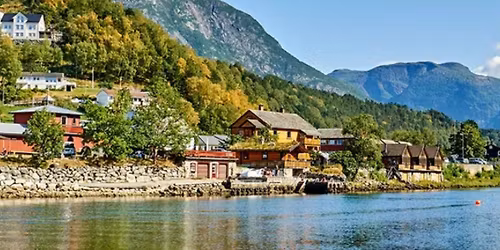 Hosted Summertime Fjordland Cruise