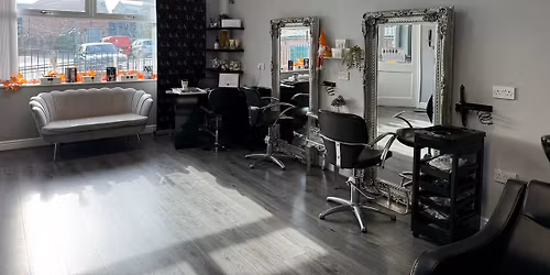 Hair Extensions Training. 5 methods. 
