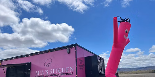 Mia's Kitchen Food Truck