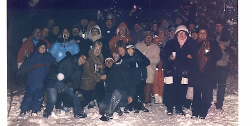 \u00c9vb\u00facs\u00faztat\u00f3 koccint\u00e1s a Duna-parton