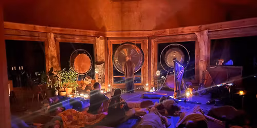 \u015awi\u0119to \u015awiat\u0142a w \u015awi\u0105tyni D\u017awi\u0119ku