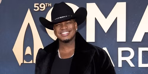Ne-Yo & Akon at Credit Union 1 Amphitheatre