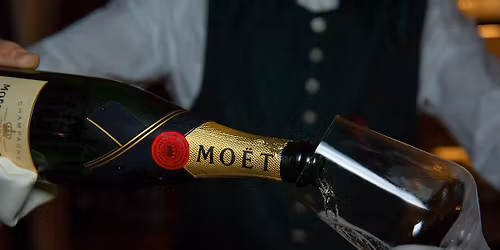 MO\u00cbT & CHANDON CHAMPAGNE DINNER