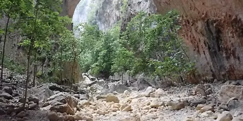 EL CA\u00d1\u00d3N DE GARGANTA SECA Y EL PUERTO DE LA BRE\u00d1A