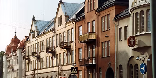 Stadsvandring p\u00e5 v\u00e4ster i \u00d6rebro