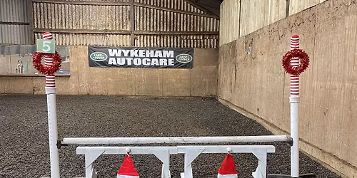 Christmas Showjumping 40cm - 90cm