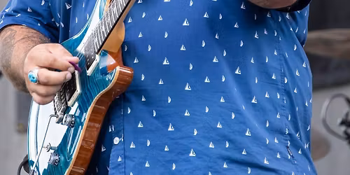 Reid Burton of BB Dang Acoustic in pub!