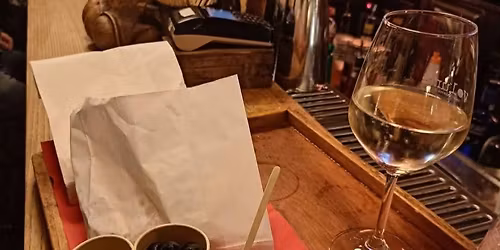 Sunday meetup @ Volume\ud83c\udf78\ud83c\udf7a\ud83c\udf77