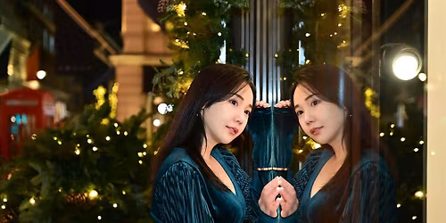 Private Christmas Lights Photoshoot in London