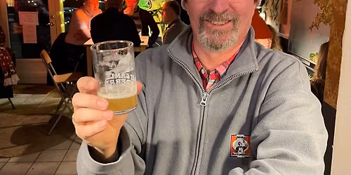 Jule\u00f8lsmagning og fl\u00e6skestegssandwich p\u00e5 Hundebadet