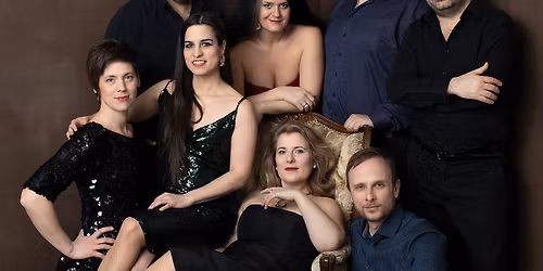 Kar\u00e1csony feket\u00e9n-feh\u00e9ren || Zenei utaz\u00e1s a NEKED8 \u00e9nekegy\u00fcttessel \u00e9s az \u00c1v\u00e9d J\u00e1nos tri\u00f3val