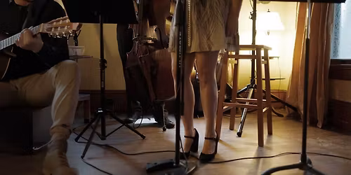 Kara Bliss at the Blue Pearl