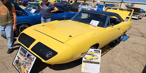 Mopar's on the Mississippi car show & swap