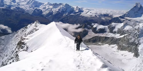 10 Alpenp\u00e4sse mit dem Rad und weiter hoch zu Fu\u00df