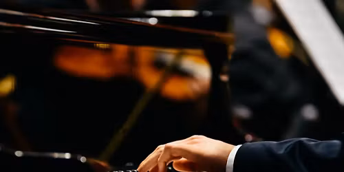 Mozart and Moonlight by Candlelight