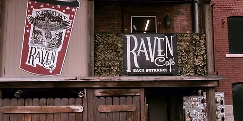 Michelle Wolf LIVE @ Raven Cafe!