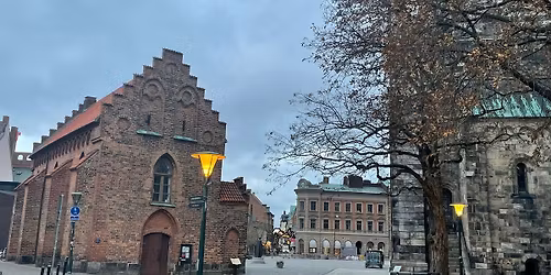 Jag tror p\u00e5 en enda Gud - Endagsretr\u00e4tt mitt i staden 