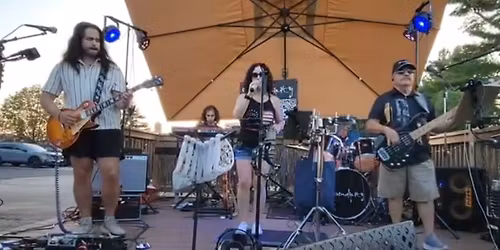 Serendipity keeping the party going at Wing Power, come and get your groove on! 