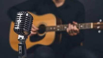 Singer\/Songwriter Session