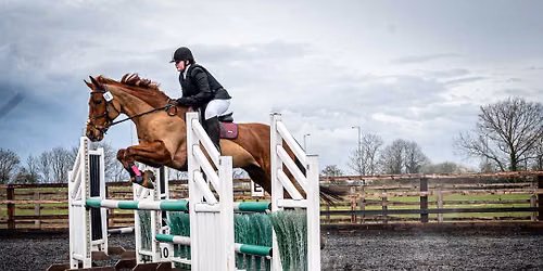 Clear Round Showjumping -First hole X poles - 80cm