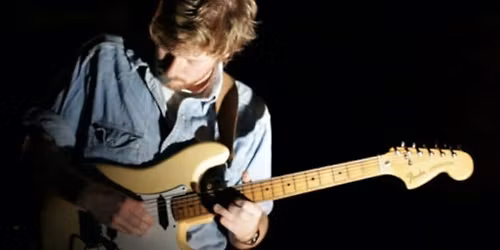 CIAN NUGENT | GUITARRAS AO ALTO (ROOFTOP)