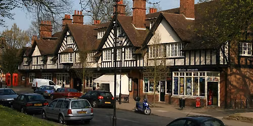 Visit: A Walking Tour of Bournville