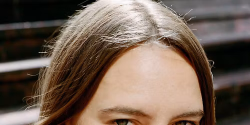 Leila Bordreuil w\/ Supports