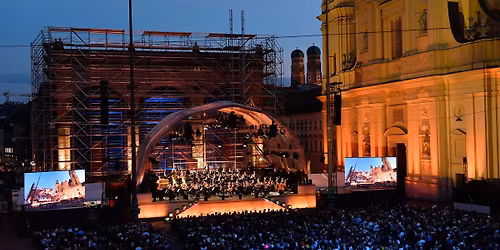 Klassik am Odeonsplatz mit dem BRSO \/ Sir Simon Rattle \/ Kirill Gerstein